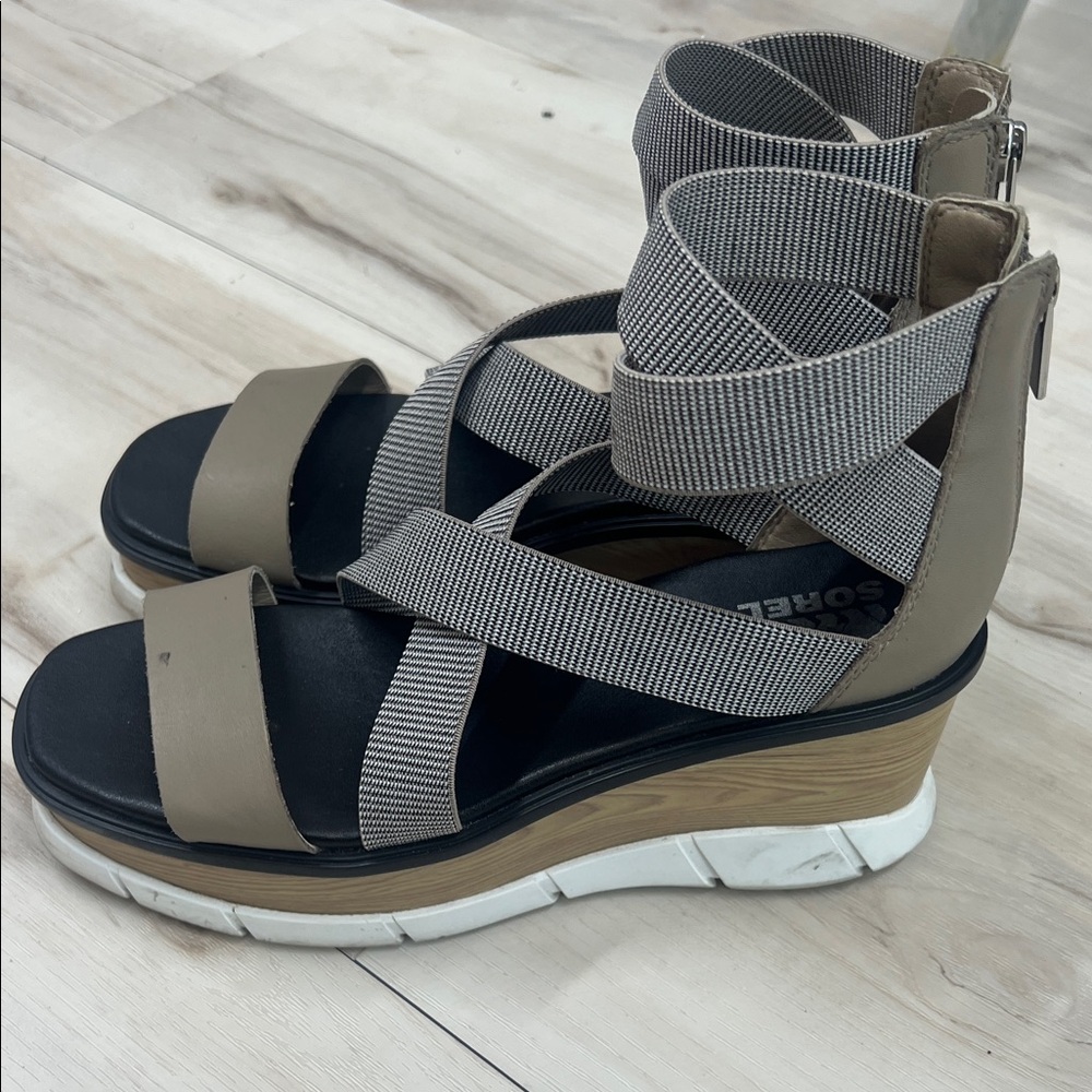 Sorel Women's Tan and Gray Wedge Sandals
